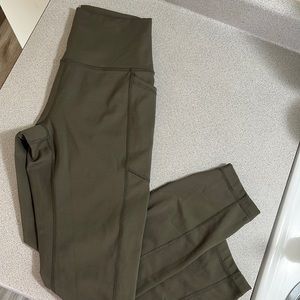 Army green capris leggings with pockets
